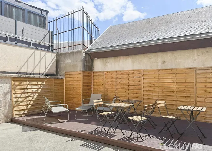 Charming 16m In 20 With Shared Terrace *