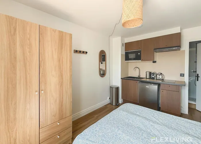 Charming 16m In 20 With Shared Terrace