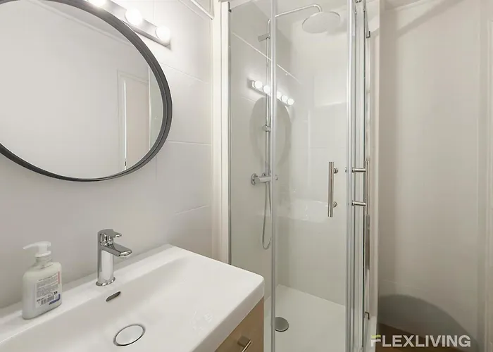 Charming 16m In 20 With Shared Terrace Apartment